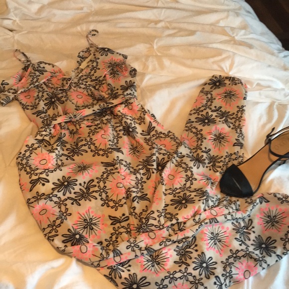 Black/neon pink flower jumpsuit with pockets🌸 - Picture 1 of 6